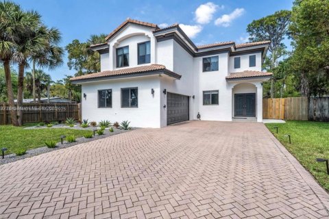 House in Fort Lauderdale, Florida 3 bedrooms, 200.48 sq.m. № 1896729 - photo 6