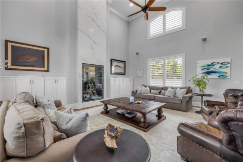 House in New Smyrna Beach, Florida 4 bedrooms, 432.92 sq.m. № 1624654 - photo 10