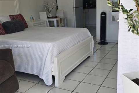 Apartment in Hialeah, Florida 46.45 sq.m. № 2064119 - photo 4