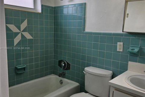 Apartment in Hialeah, Florida 46.45 sq.m. № 2064119 - photo 10