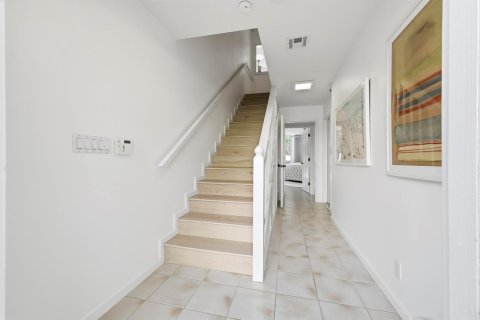 Купить кондоминиум в Оушен-Ридж, Флорида 5 комнат, 235.6м2, № 2158459 - фото 4