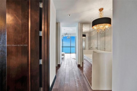 Condo in Sunny Isles Beach, Florida, 4 bedrooms  № 1735803 - photo 21