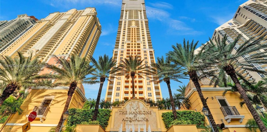 Condo in Sunny Isles Beach, Florida, 4 bedrooms  № 1735803