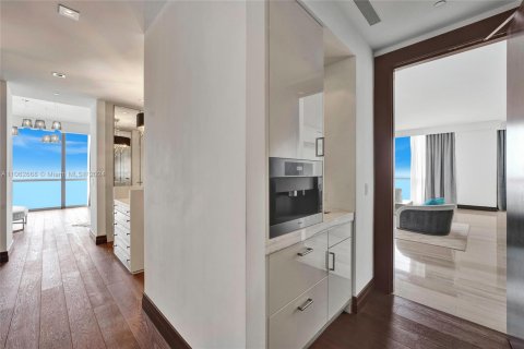 Condo in Sunny Isles Beach, Florida, 4 bedrooms  № 1735803 - photo 16