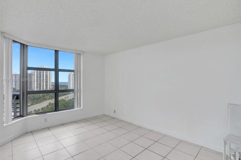 Condominio en venta en Aventura, Florida, 2 dormitorios, 109.72 m2 № 2033334 - foto 16
