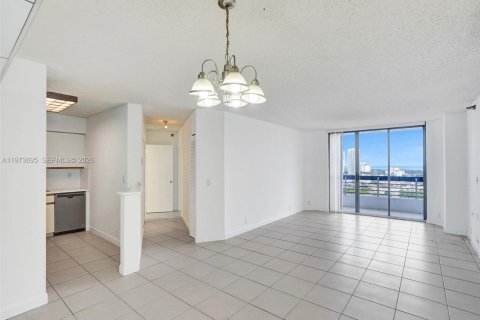 Condominio en venta en Aventura, Florida, 2 dormitorios, 109.72 m2 № 2033334 - foto 8