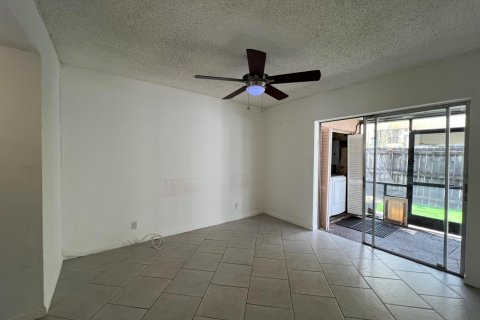 Touwnhouse à louer à Davie, Floride: 3 chambres, 130.06 m2 № 2386830 - photo 9