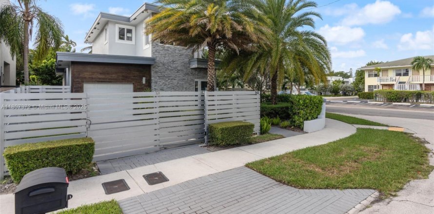 Casa en Fort Lauderdale, Florida 3 dormitorios, 178.93 m2 № 1748307