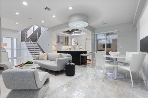 Casa en venta en Fort Lauderdale, Florida, 3 dormitorios, 178.93 m2 № 1748307 - foto 5