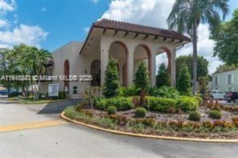 Copropriété à louer à Miami, Floride: 2 chambres, 85.47 m2 № 1973182 - photo 18