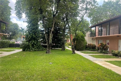 Copropriété à louer à Miami, Floride: 2 chambres, 85.47 m2 № 1973182 - photo 13