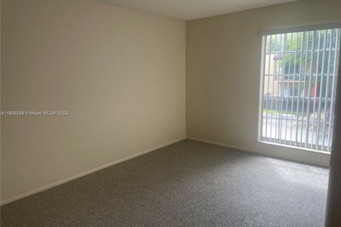 Copropriété à louer à Miami, Floride: 2 chambres, 85.47 m2 № 1973182 - photo 11