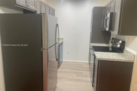 Copropriété à louer à Miami, Floride: 2 chambres, 85.47 m2 № 1973182 - photo 6