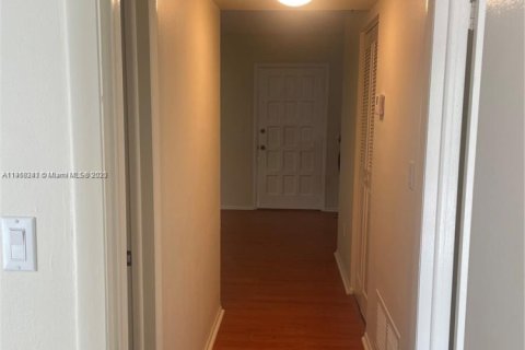 Copropriété à louer à Miami, Floride: 2 chambres, 85.47 m2 № 1973182 - photo 7