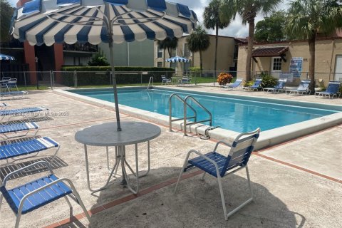 Copropriété à louer à Miami, Floride: 2 chambres, 85.47 m2 № 1973182 - photo 16