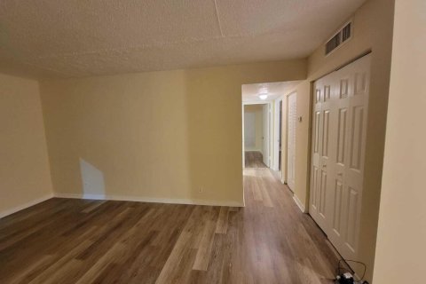 Condominio en venta en West Palm Beach, Florida, 2 dormitorios, 85.84 m2 № 2188228 - foto 19