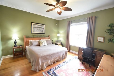 House in Tampa, Florida 3 bedrooms, 152.82 sq.m. № 1912386 - photo 23