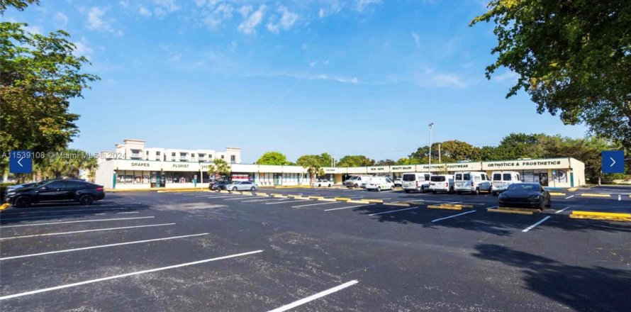 Tienda en Tamarac, Florida № 1029342