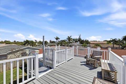 Villa ou maison à vendre à Saint Petersburg, Floride: 4 chambres, 220.09 m2 № 2151317 - photo 18