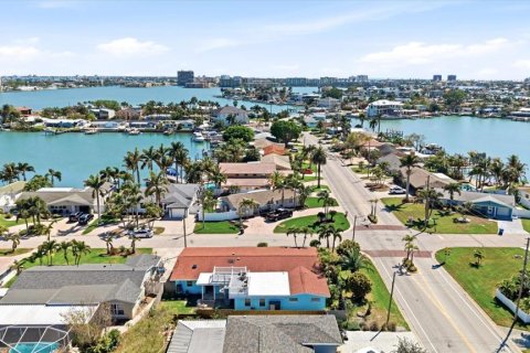 Villa ou maison à vendre à Saint Petersburg, Floride: 4 chambres, 220.09 m2 № 2151317 - photo 9