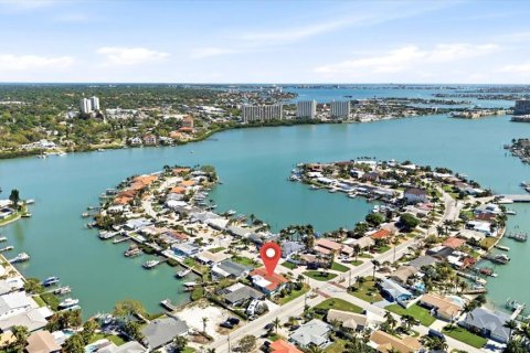 Villa ou maison à vendre à Saint Petersburg, Floride: 4 chambres, 220.09 m2 № 2151317 - photo 7