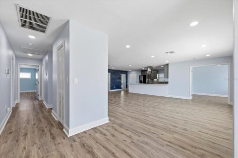Villa ou maison à vendre à Saint Petersburg, Floride: 4 chambres, 220.09 m2 № 2151317 - photo 21
