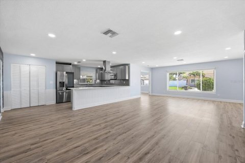 Villa ou maison à vendre à Saint Petersburg, Floride: 4 chambres, 220.09 m2 № 2151317 - photo 26