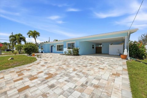 Villa ou maison à vendre à Saint Petersburg, Floride: 4 chambres, 220.09 m2 № 2151317 - photo 2