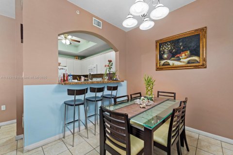 Townhouse in Miami, Florida 3 bedrooms, 117.06 sq.m. № 1814339 - photo 7