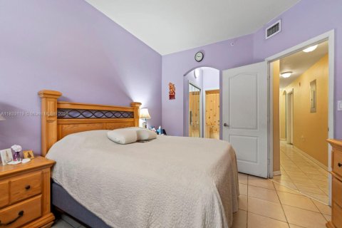 Townhouse in Miami, Florida 3 bedrooms, 117.06 sq.m. № 1814339 - photo 16