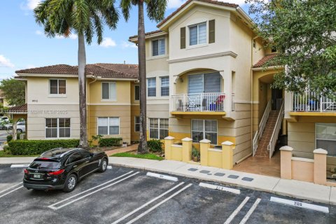 Townhouse in Miami, Florida 3 bedrooms, 117.06 sq.m. № 1814339 - photo 1