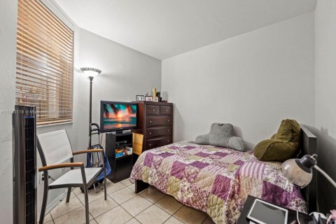 Townhouse in Miami, Florida 3 bedrooms, 117.06 sq.m. № 1814339 - photo 11