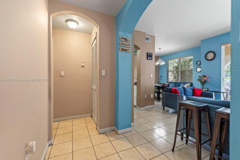 Townhouse in Miami, Florida 3 bedrooms, 117.06 sq.m. № 1814339 - photo 3