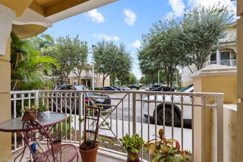 Townhouse in Miami, Florida 3 bedrooms, 117.06 sq.m. № 1814339 - photo 19