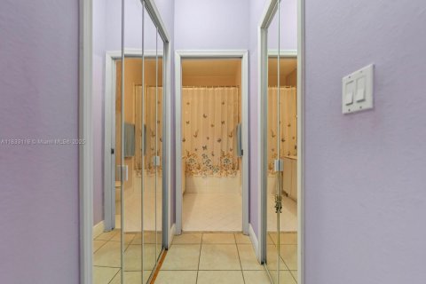 Townhouse in Miami, Florida 3 bedrooms, 117.06 sq.m. № 1814339 - photo 17