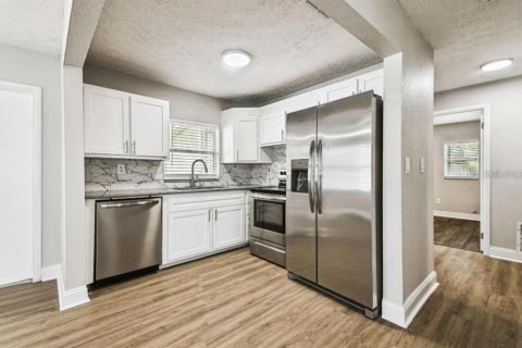 Casa en alquiler en Tampa, Florida, 3 dormitorios, 75.81 m2 № 1904814 - foto 3