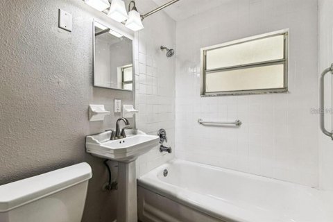 Casa en alquiler en Tampa, Florida, 3 dormitorios, 75.81 m2 № 1904814 - foto 9