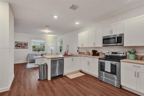 Townhouse in Homestead, Florida 4 bedrooms, 169.08 sq.m. № 1804375 - photo 8