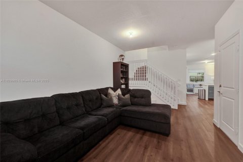 Townhouse in Homestead, Florida 4 bedrooms, 169.08 sq.m. № 1804375 - photo 4