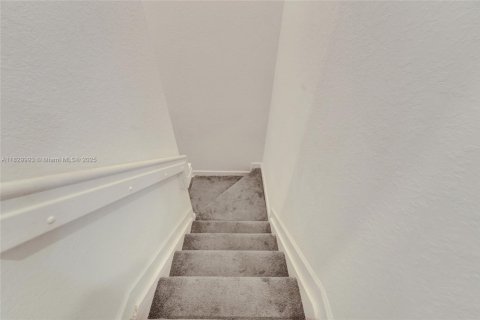 Townhouse in Homestead, Florida 4 bedrooms, 169.08 sq.m. № 1804375 - photo 22