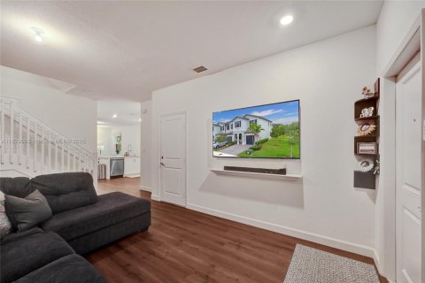 Townhouse in Homestead, Florida 4 bedrooms, 169.08 sq.m. № 1804375 - photo 6