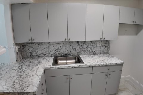 Apartment in Cutler Bay, Florida 3 bedrooms, 20773.04 sq.m. № 2003241 - photo 5