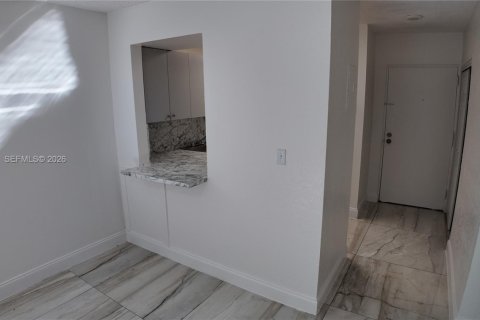 Apartment in Cutler Bay, Florida 3 bedrooms, 20773.04 sq.m. № 2003241 - photo 3