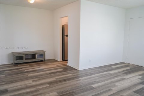 Condominio en alquiler en Hollywood, Florida, 1 dormitorio, 59.46 m2 № 2057627 - foto 10