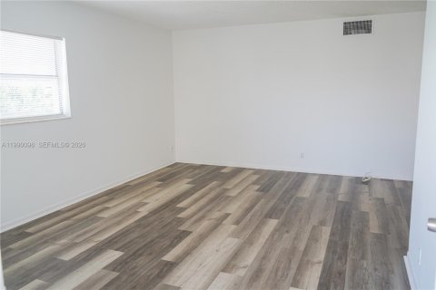 Condominio en alquiler en Hollywood, Florida, 1 dormitorio, 59.46 m2 № 2057627 - foto 5