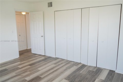 Condominio en alquiler en Hollywood, Florida, 1 dormitorio, 59.46 m2 № 2057627 - foto 18