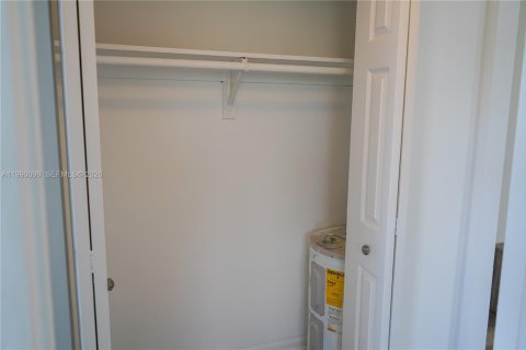 Condominio en alquiler en Hollywood, Florida, 1 dormitorio, 59.46 m2 № 2057627 - foto 22