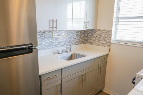 Condominio en alquiler en Hollywood, Florida, 1 dormitorio, 59.46 m2 № 2057627 - foto 12