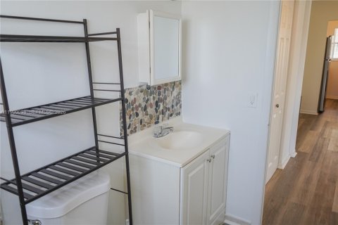 Condominio en alquiler en Hollywood, Florida, 1 dormitorio, 59.46 m2 № 2057627 - foto 21
