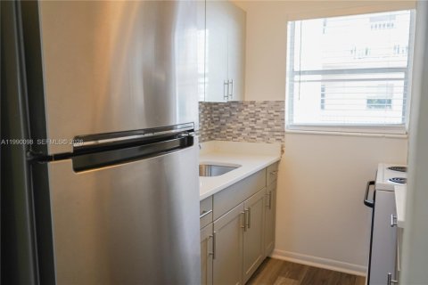 Condominio en alquiler en Hollywood, Florida, 1 dormitorio, 59.46 m2 № 2057627 - foto 11